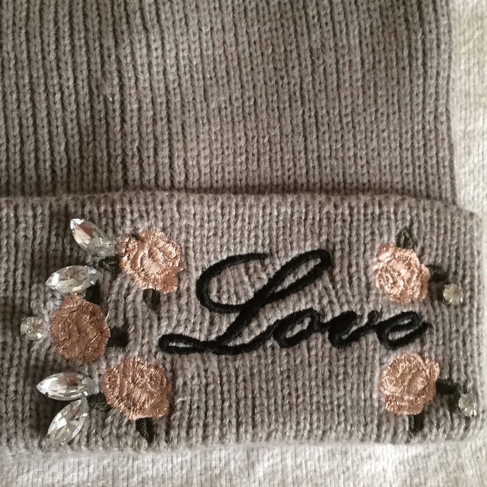 Betsey Johnson “Love & Roses” Hat - Picture 3 of 6